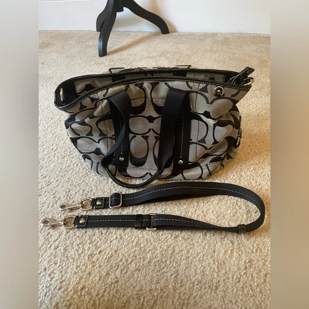 Authentic coach signature, tote bag.          B-148 - Picture 16 of 16